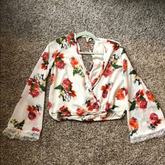 Floral Cropped Top with Bell Lace Sleeve - Picture 4 of 8